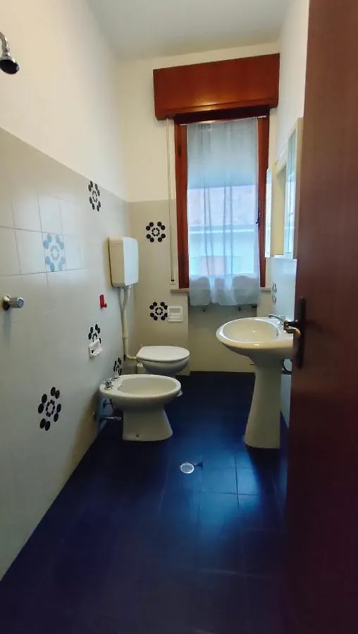 Villa Borghesi Fronte Spiaggia Con Parcheggio Privato Rimini Apartamento
