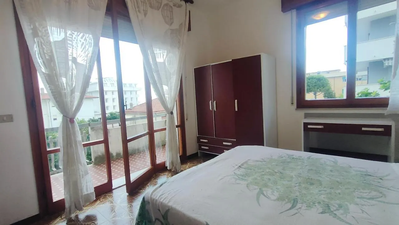 Villa Borghesi Fronte Spiaggia Con Parcheggio Privato Rimini