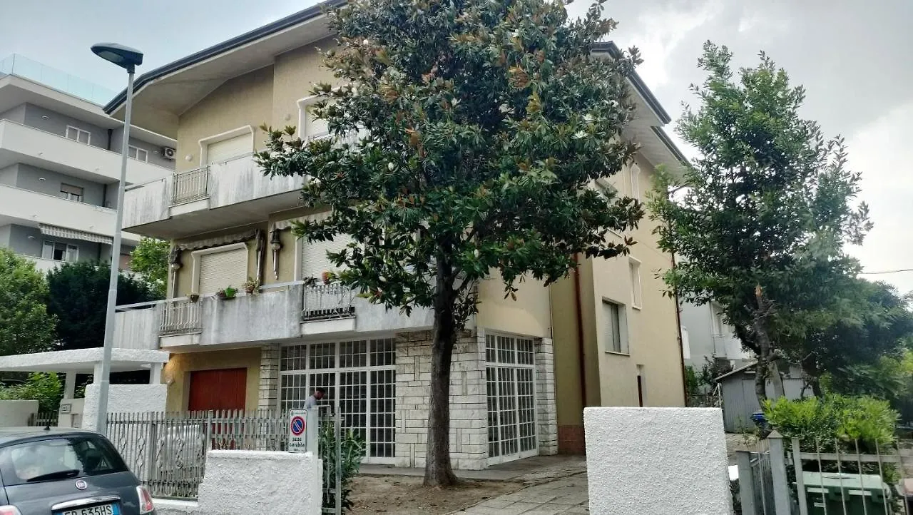 Villa Borghesi Fronte Spiaggia Con Parcheggio Privato Rimini Appartement