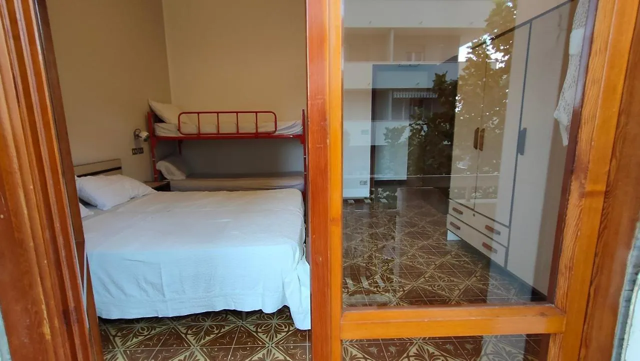 Villa Borghesi Fronte Spiaggia Con Parcheggio Privato Rimini