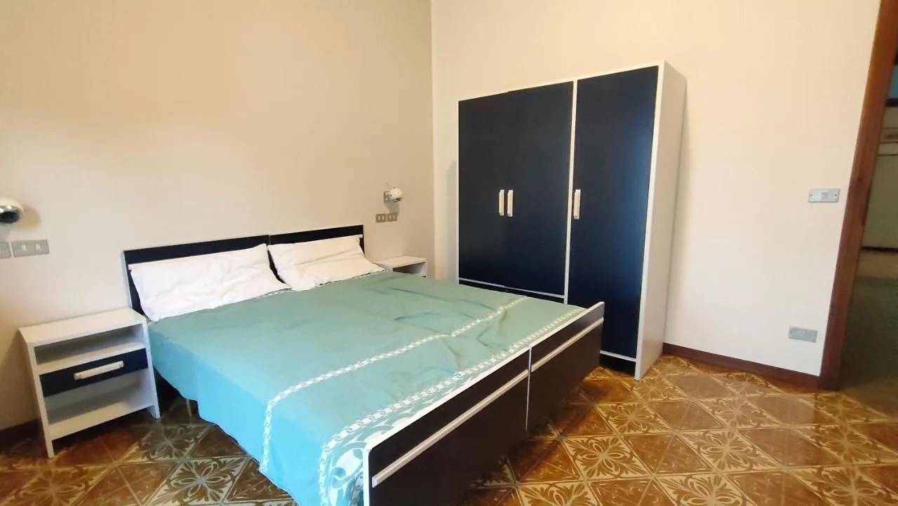 Villa Borghesi Fronte Spiaggia Con Parcheggio Privato Rimini 0*,  Italië